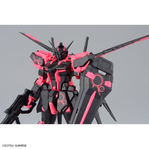 Thumbnail: MG 1/100 AILE STRIKE GUNDAM Ver.RM [RECIRCULATION COLOR/NEON PINK]