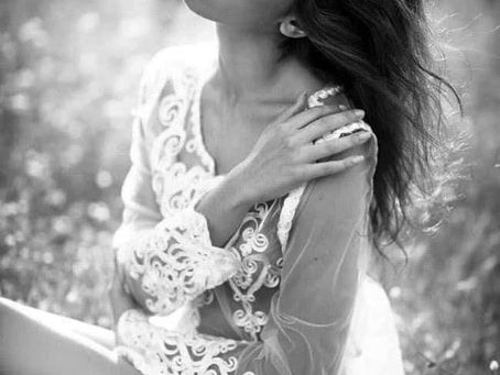 Les mains à l'écoute du corps.