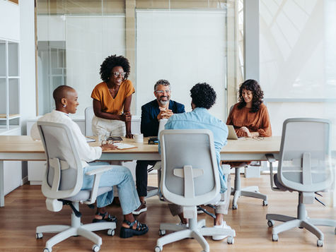 Image of leadership meeting 