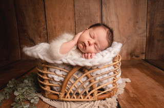 Photographe naissance Thoiry Pays de gex bébé nouveau-né-3.jpg