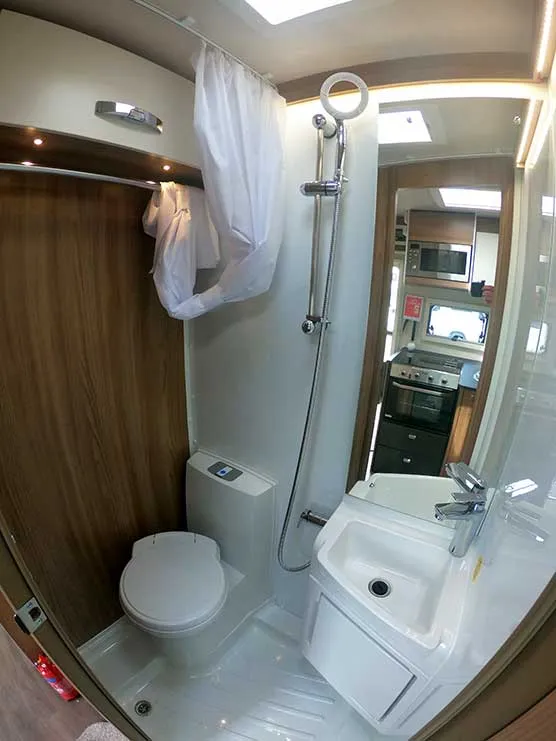 694-washroom-1-1920w