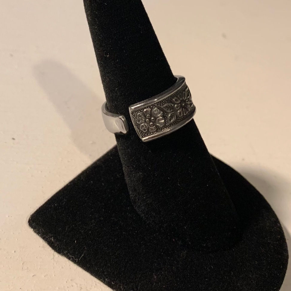 Thumbnail: Japanese Flower Ring