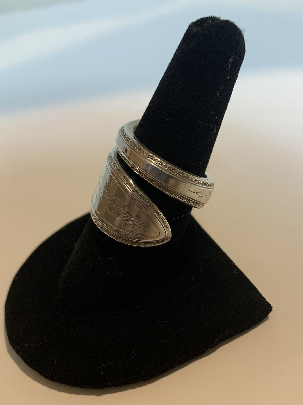 Thumbnail: Hanging Flower Ring 