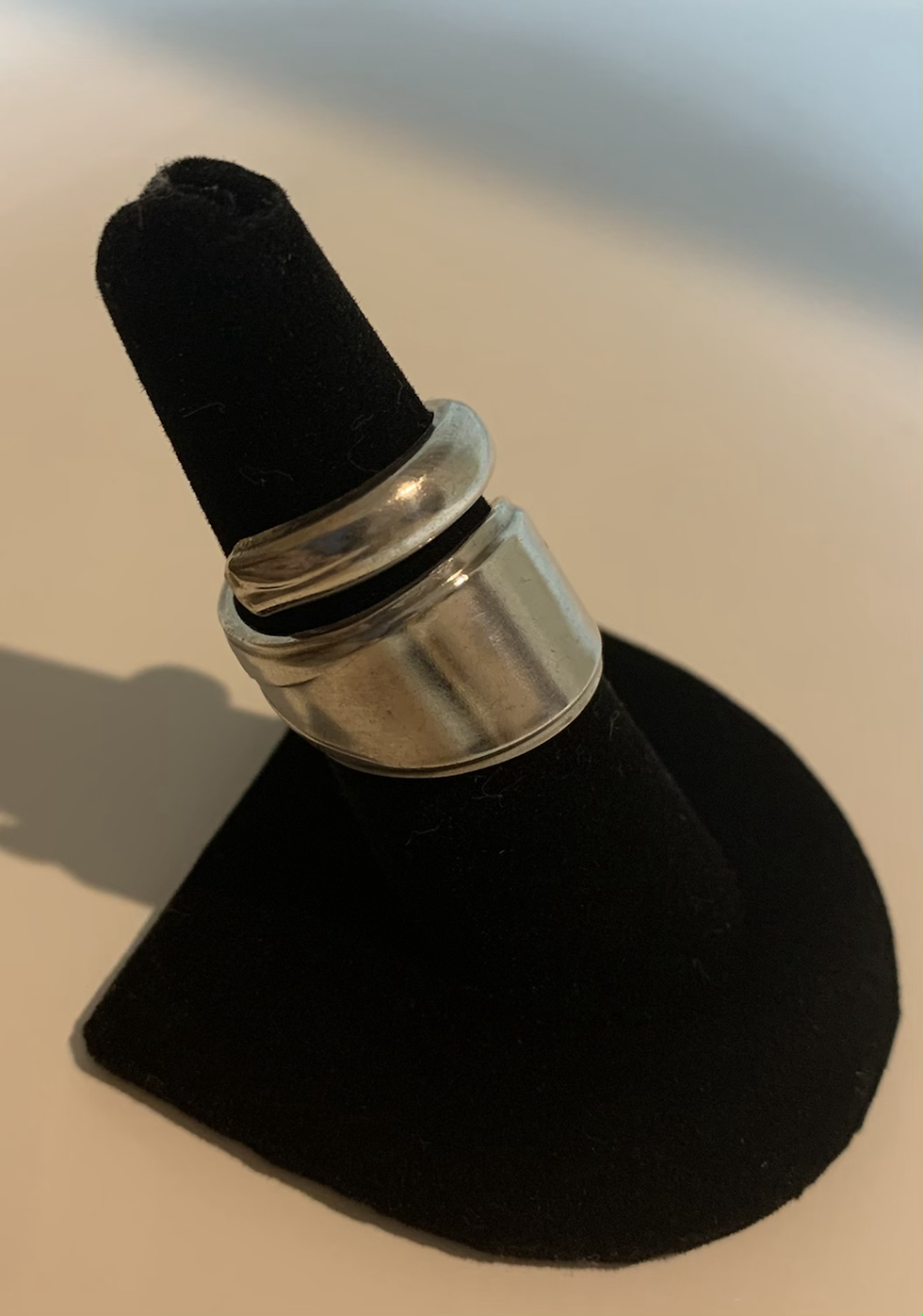 Thumbnail: Simple Chunky Ring
