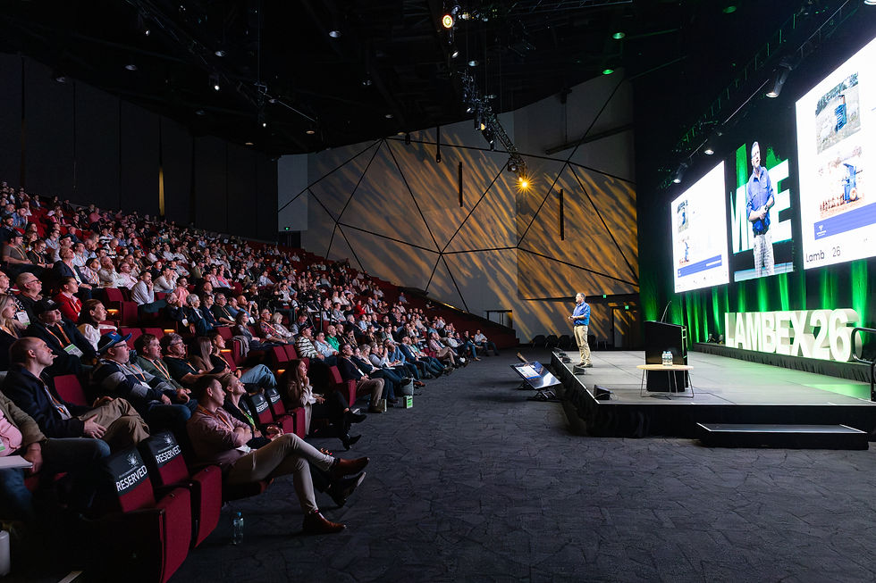 Bill Mitchell (Optiweigh) presents on the plenary stage during Rapid Insights
