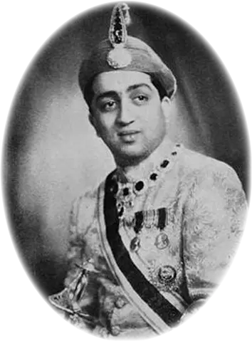 Thumbnail: MAHARAJA GAEKWAD OF BERODA Armorial Crown Crest Plate