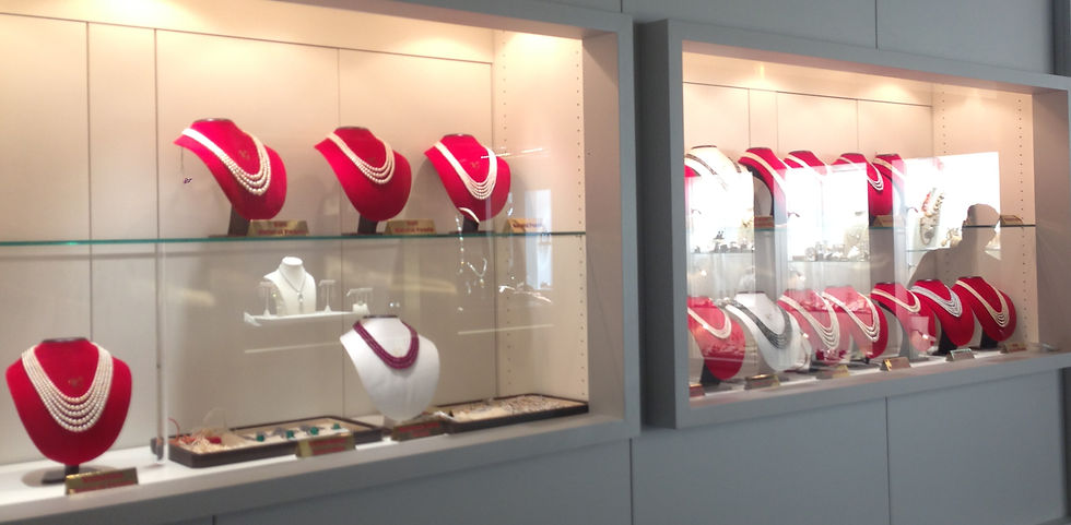 One and only Specialised Natural Pearl Jewellery Stand in Basel Switzerland
