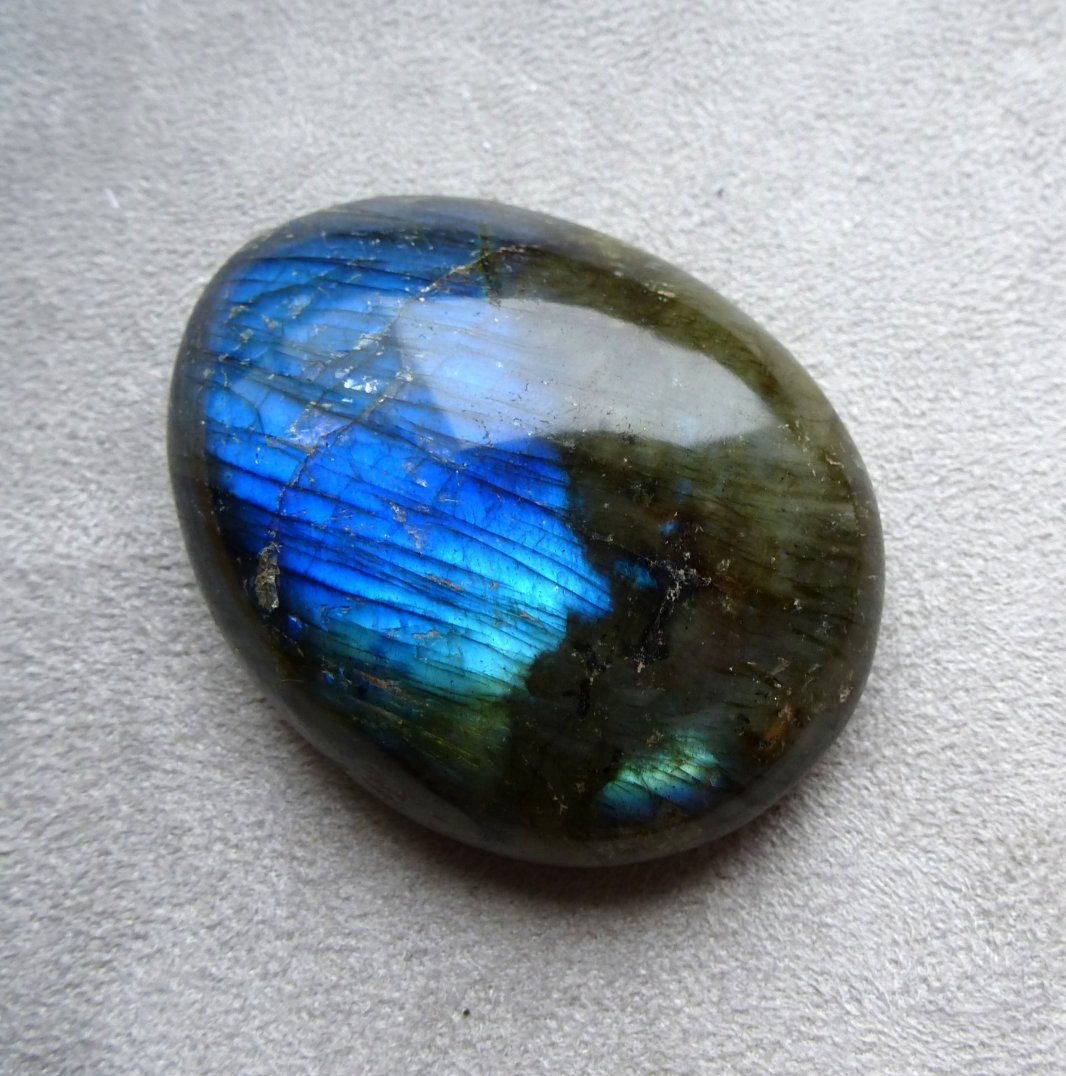 Labradorite Galet Pr.19