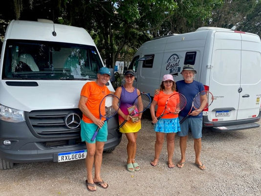Histórias de amor e o tênis: os casais viajantes de motorhome
