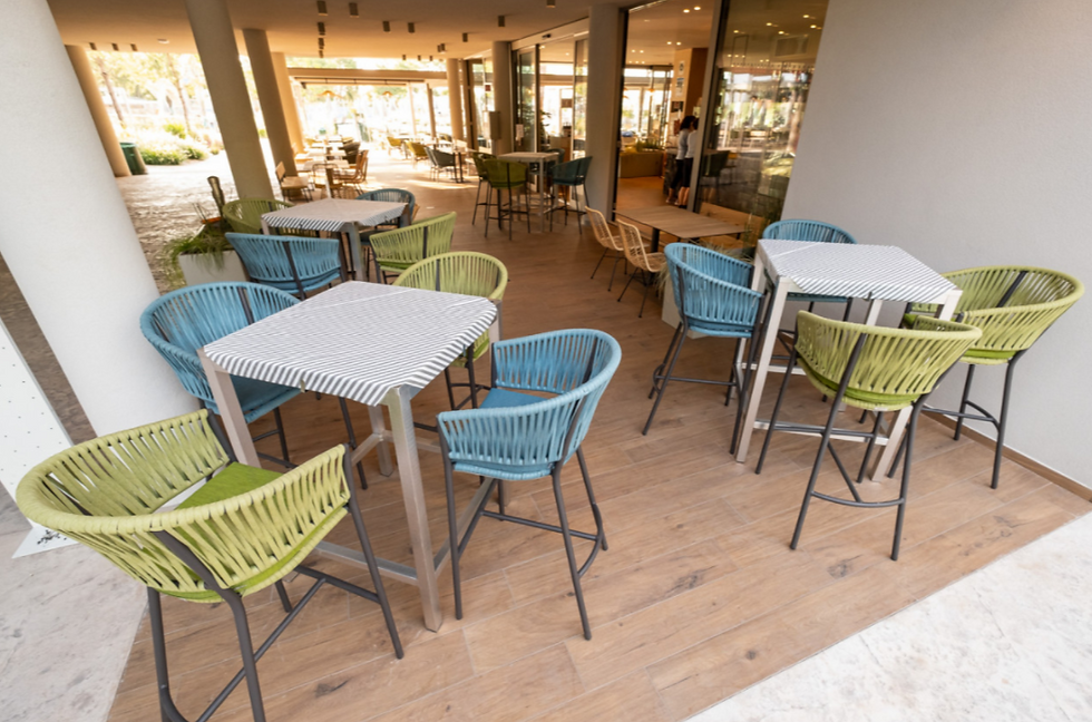 Miniature : Tabouret Melissa design en corde tressée pour terrasse de restaurant – mobilier CHR moderne et durable
