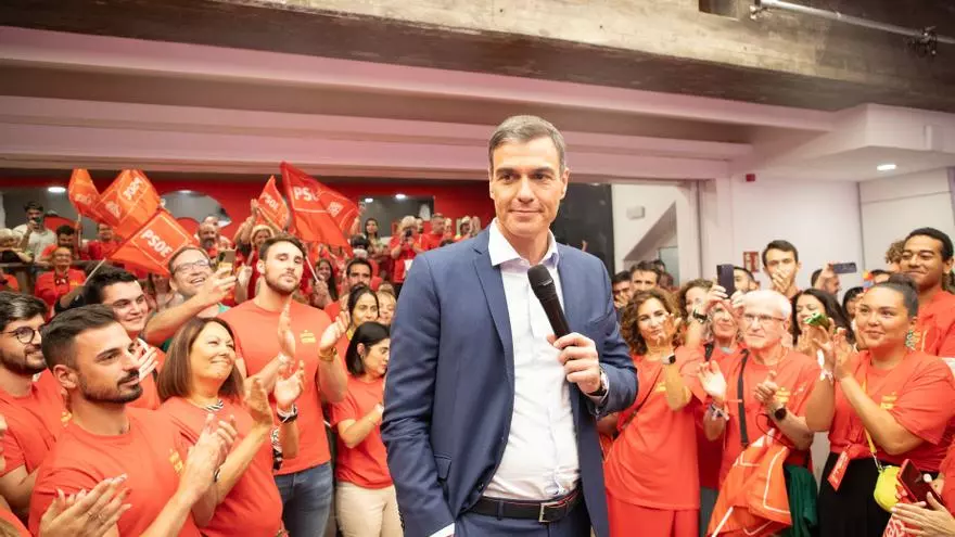 Pedro Sánchez en la sede del PSOE