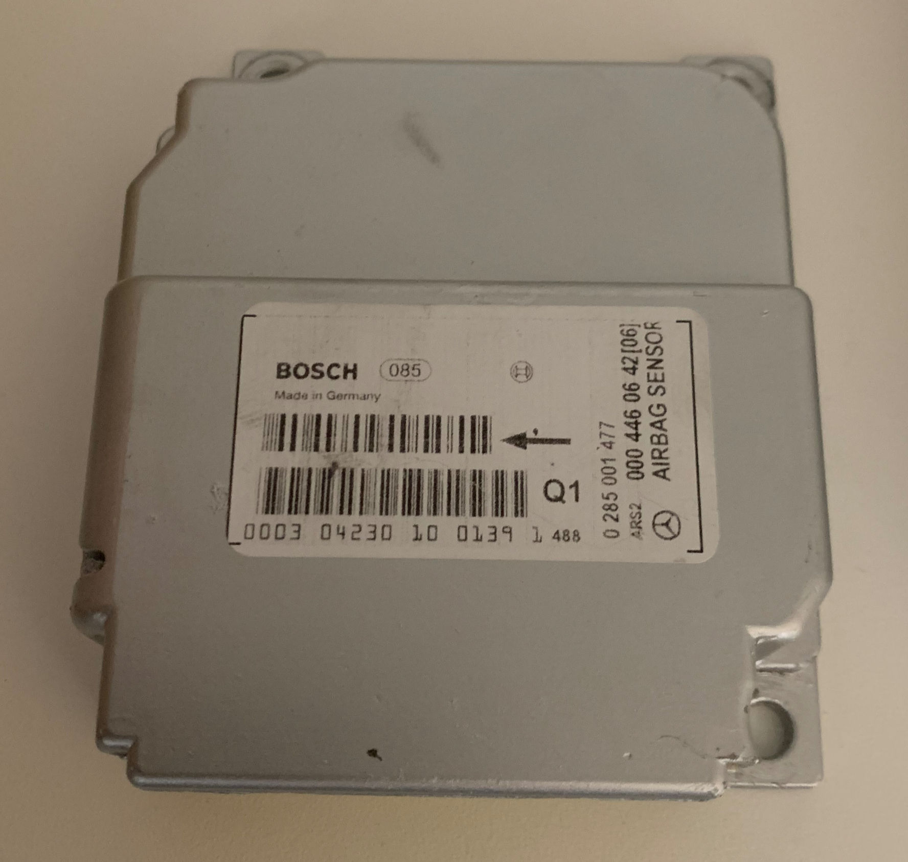 CALCULATEUR AIRBAG MERCEDES 0004460642, BOSCH 0285001477
