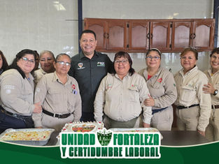 En el marco de la celebración del día del albañil, el Lic. Jorge Alberto Wade Zúñiga, acompañó en el tradicional desayuno, a los trabajadores del departamento de mantenimiento civil del C.P.C.