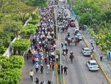 La Cabalgata de la Unidad hizo vibrar la Feria Ganadera Minatitlán 2026