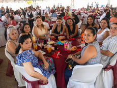 EDICIÓN 2447, GOBIERNO DE MINATITLÁN CELEBRÓ EL DÍA DEL MAESTRO CON GRAN FESTEJO.