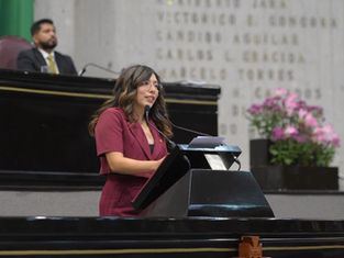 Condecora Congreso del Estado a Gloria Sánchez con la Medalla “Heberto Castillo”.