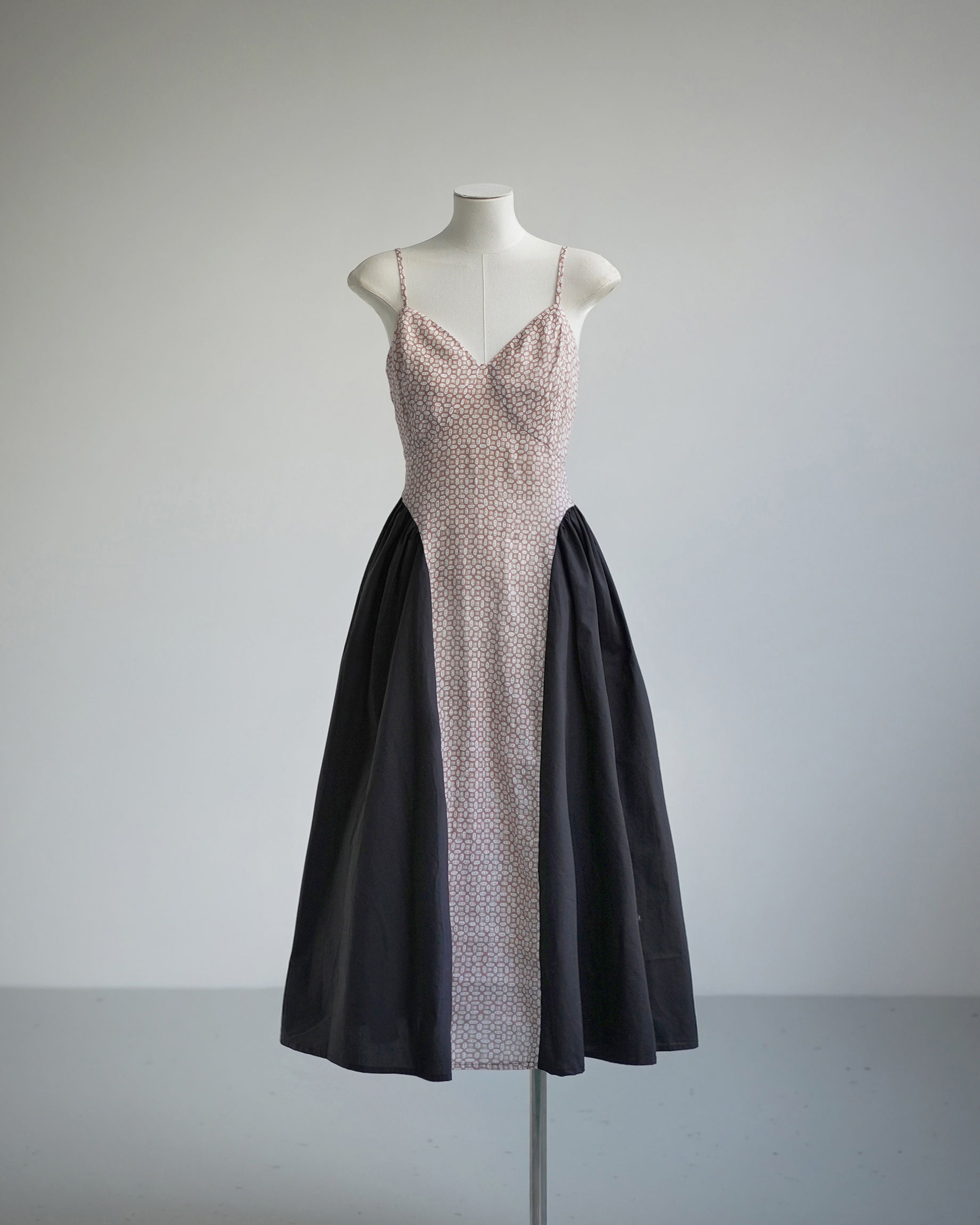 Canto 07 : All Time Love Dress in Ebony