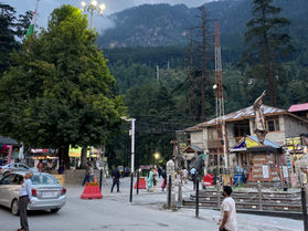 Bustling Manali Square 08/09
