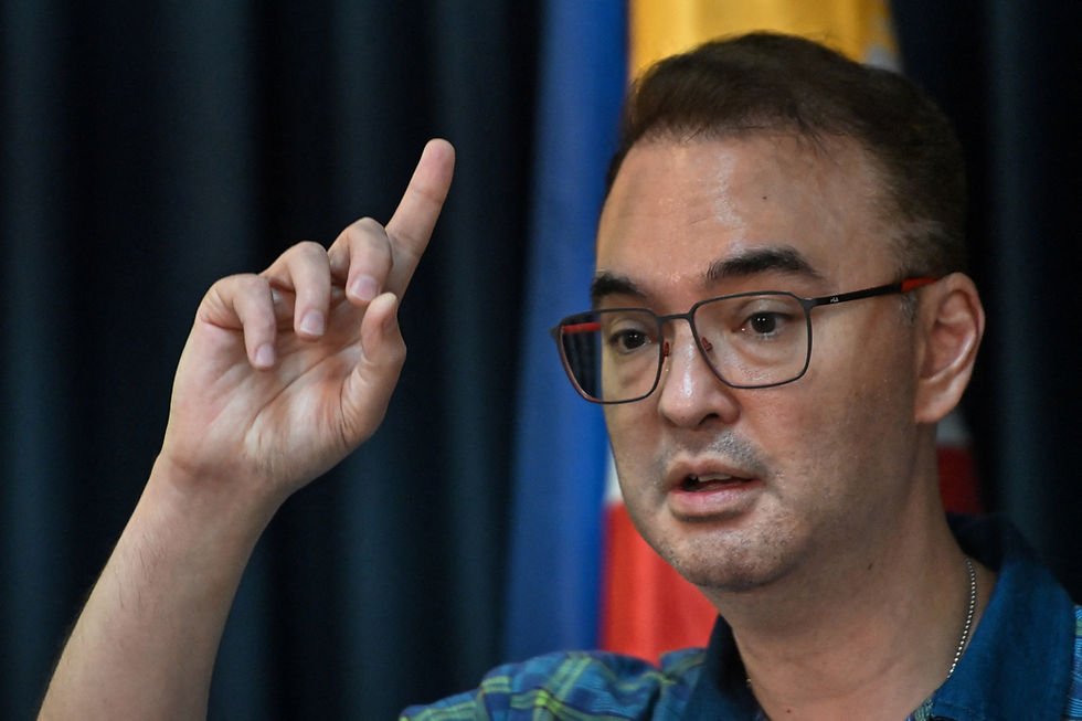 Senate President Alan Peter Cayetano takes oath ahead of Sara Duterte impeachment trial