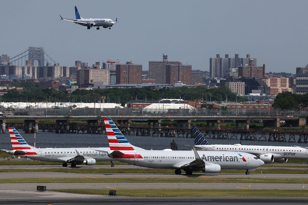 New York LaGuardia runway reopens after repairs