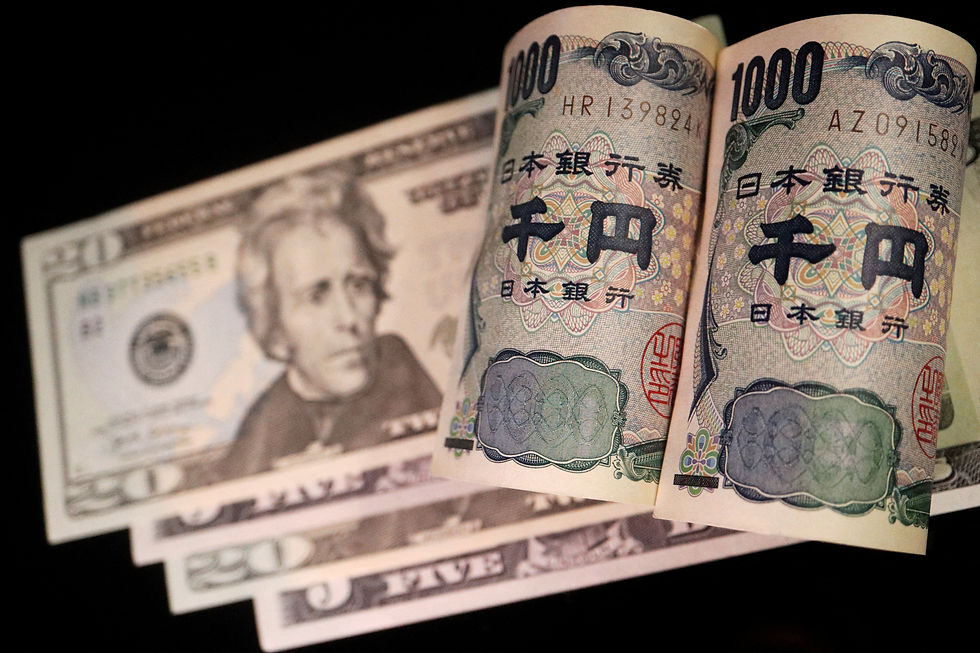 US dollar close to multi-week lows versus euro and yen before US data