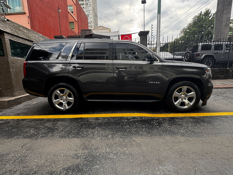 07_Chevrolet Tahoe 2017 LT Gris N3