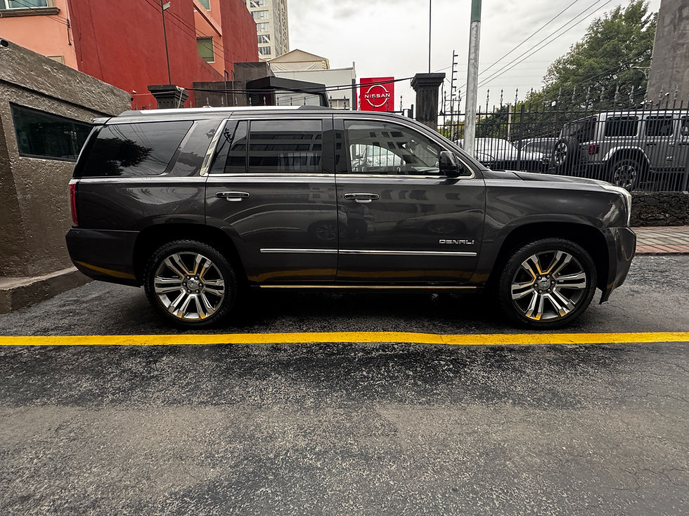 07_GMC Yukon Denali 2017 Gris N3