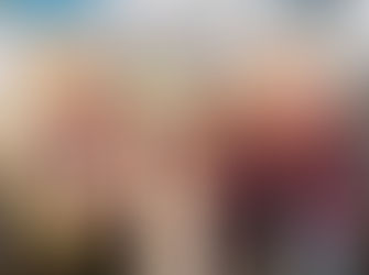 博多駅で開催された小児がん支援レモネードスタンドでSOSフクオカメンバーと撮影した写真