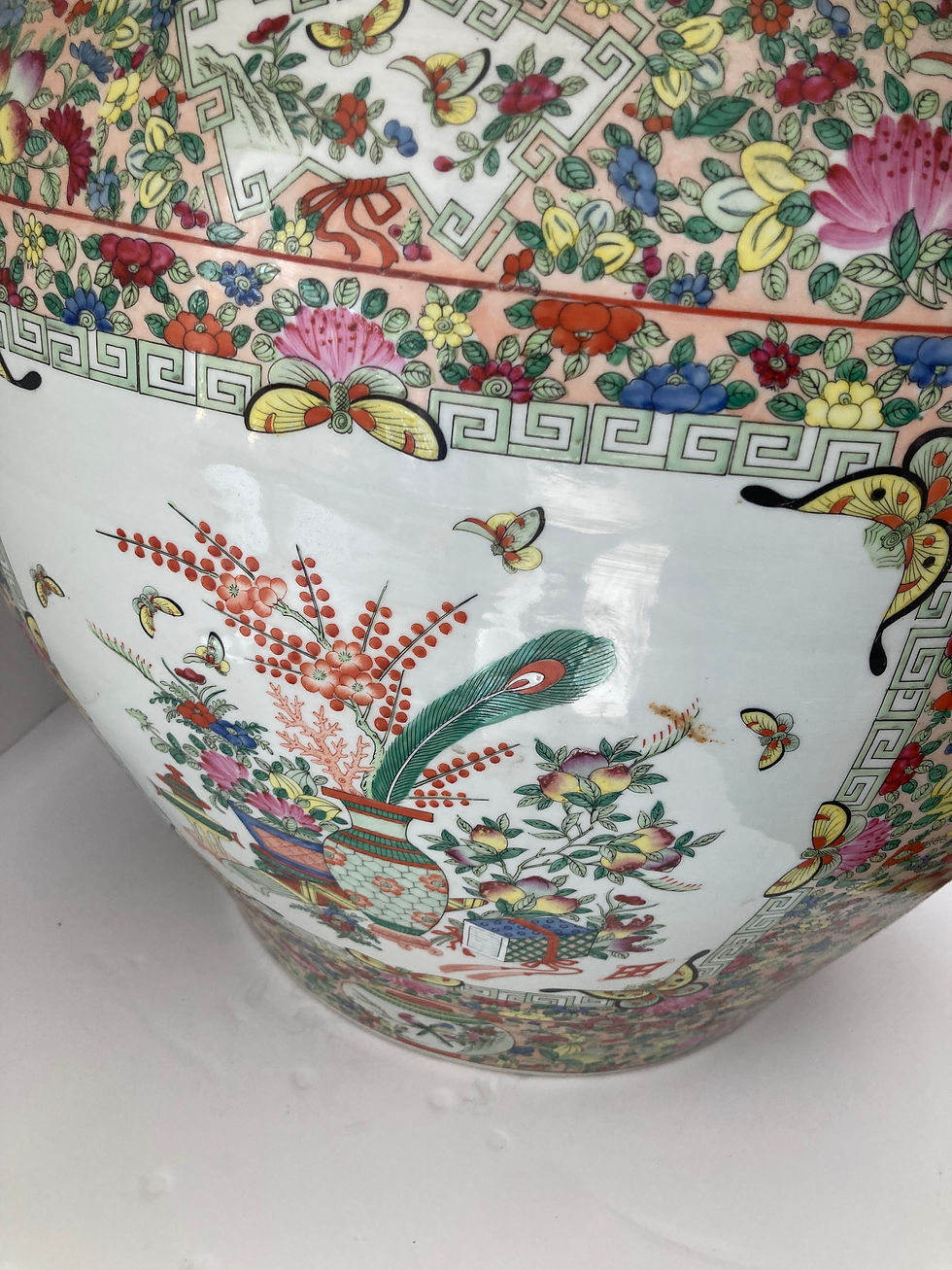 Thumbnail: Palace Size Rose Medallion Fish Bowl Pot