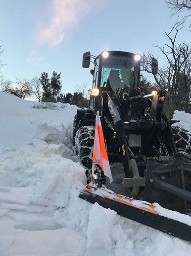 Μηχάνημα Rigas Services σε αποχιονισμό σε ορεινή περιοχή του Πηλίου