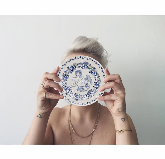 About: Valeria Monis