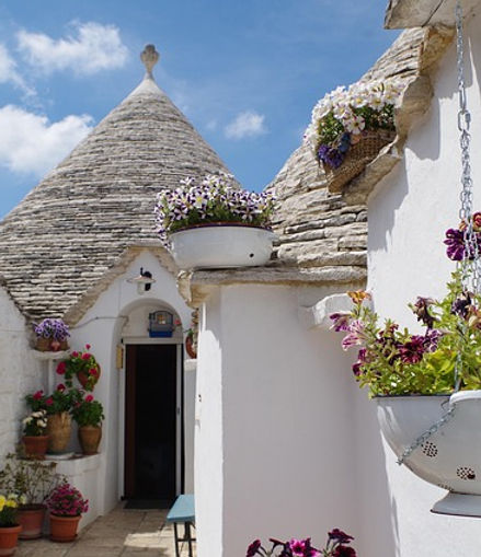 alberobello-4314301_640.jpg