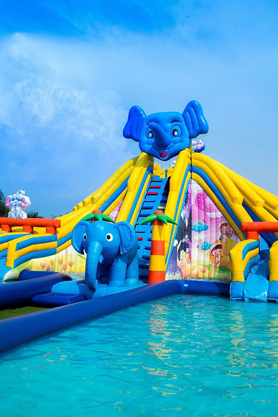 the-swimming-pool-2301549_1280.jpg