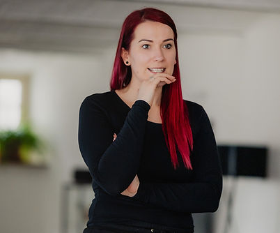 Milena Panic Trainer an der VHS und MIPA Graz unterrichtet beim Coworking Club in Graz Marketingwissen für Selbstständige Frauen.
