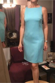 frau trägt türkises/mint kleid bei farbberatung in graz mit beata teni kis