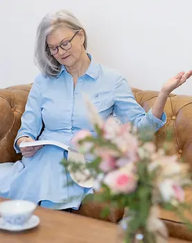 Seelenstärkung in der Gruppe bei Graz – Hildegard Abel begleitet einen Abend nach der Lehre von moe (auch online möglich)