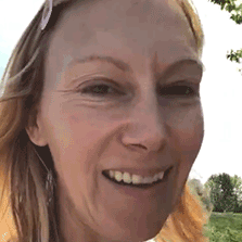Bild Absolventin Kinderyogalehrerin Weiterbildung