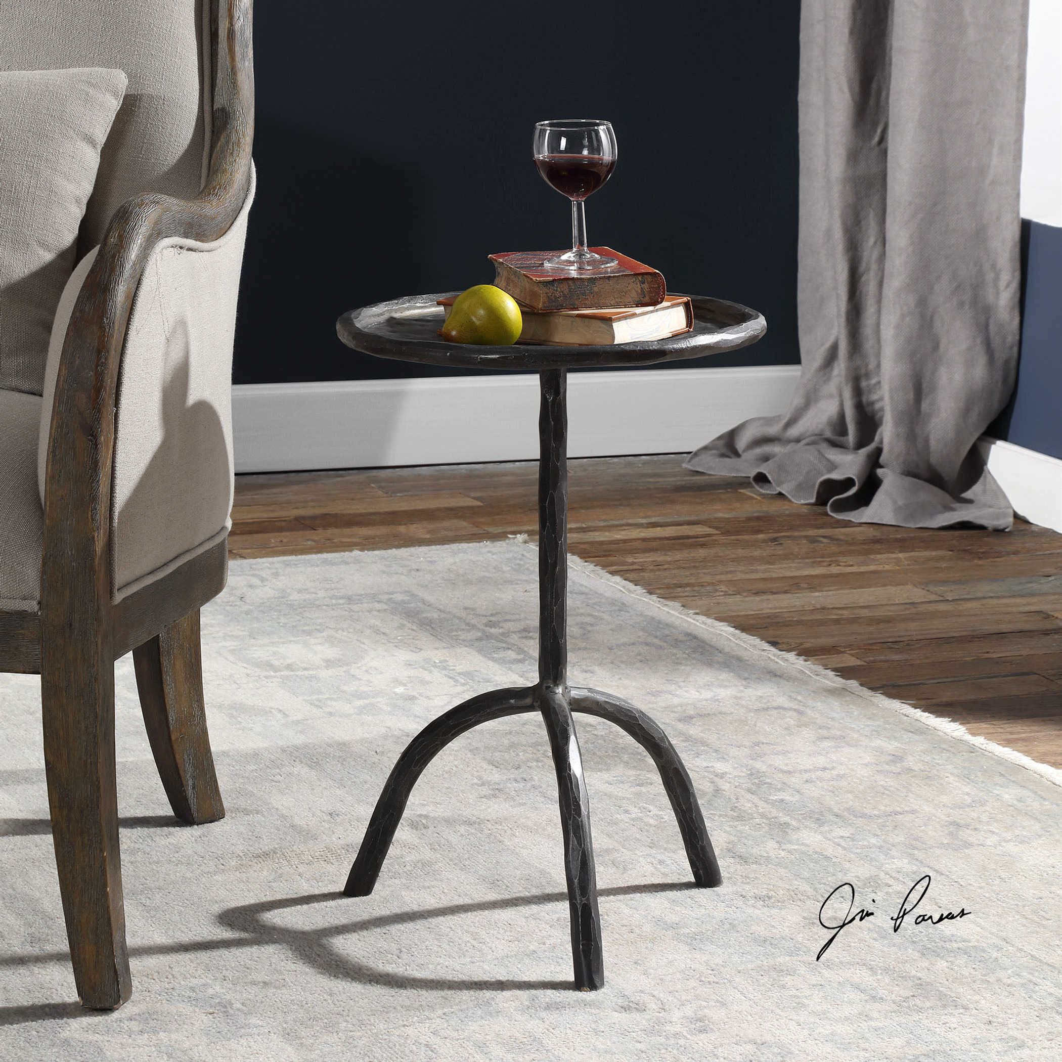 CHLOE ACCENT TABLE