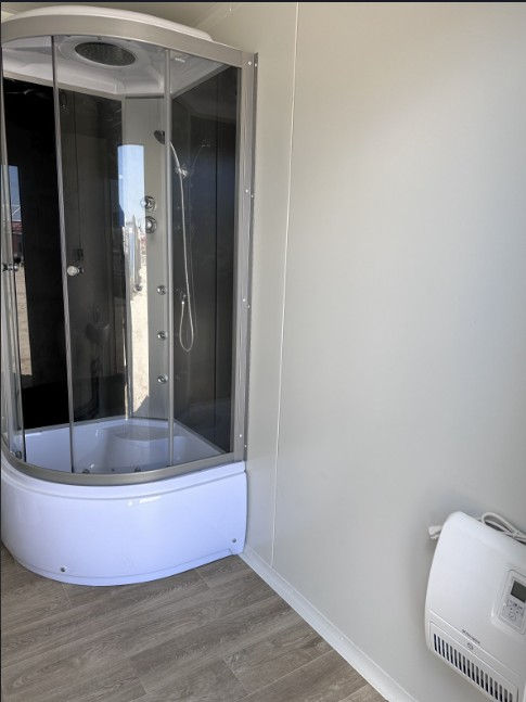 Thumbnail: Conteneur Sanitaire – Salle de Bains Complète avec WC, Douche et Chauffe-Eau