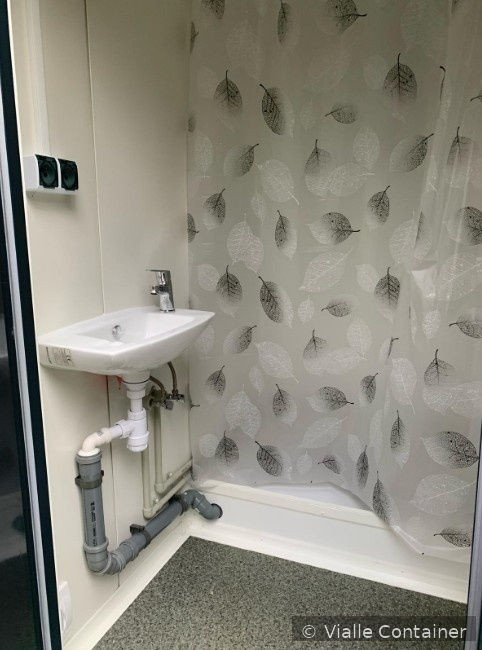 Thumbnail: Conteneur Sanitaire WC Simple avec Lavabo et Eau Chaude
