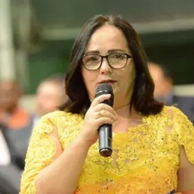 Licitação de R$ 300 mil para pátio da Prefeitura de Chapadinha é alvo de denúncia no TCE por falhas graves e sobrepreço