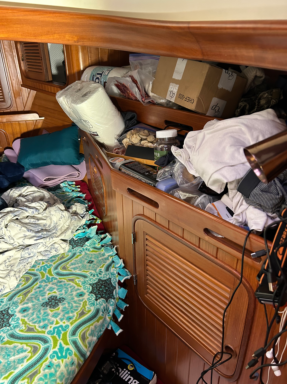 As you can see, Peter has significantly more storage space here, with plenty of compartments to keep things organized. The V-berth is actually the largest cabin on Hazel, offering both comfort and functionality.