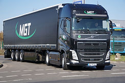 DSC00425-min (1).JPG