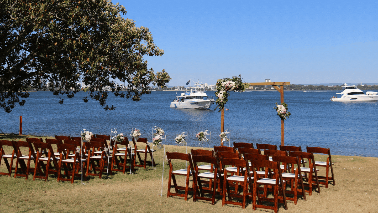 Website GIF Ceremony.gif