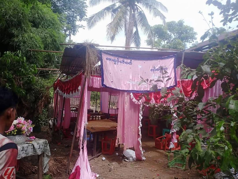 ကျွန်းကြီးရွာ မင်္ဂလာဆောင်ကို စစ်ကောင်စီဗုံးကြဲတိုက်ခိုက်မှုကြောင့် ထိခိုက်ပျက်စီးခဲ့မှုကို တွေ့ရစဉ် (Photo: Cj)