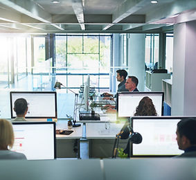 Bureau de travail informatique