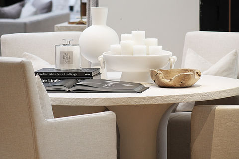 SHOWROOM STYLING 
