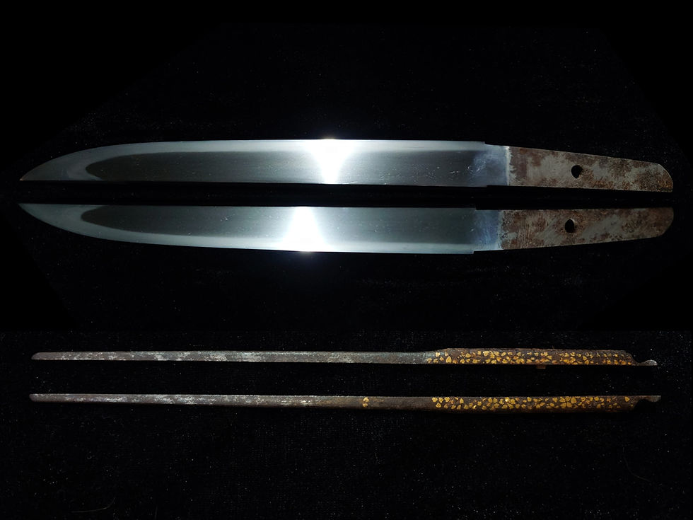 Thumbnail: Edo Era Mumei Antique Tanto with Gold-Inlaid Wari-Kōgai