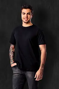Modelo Roupa Malha.webp