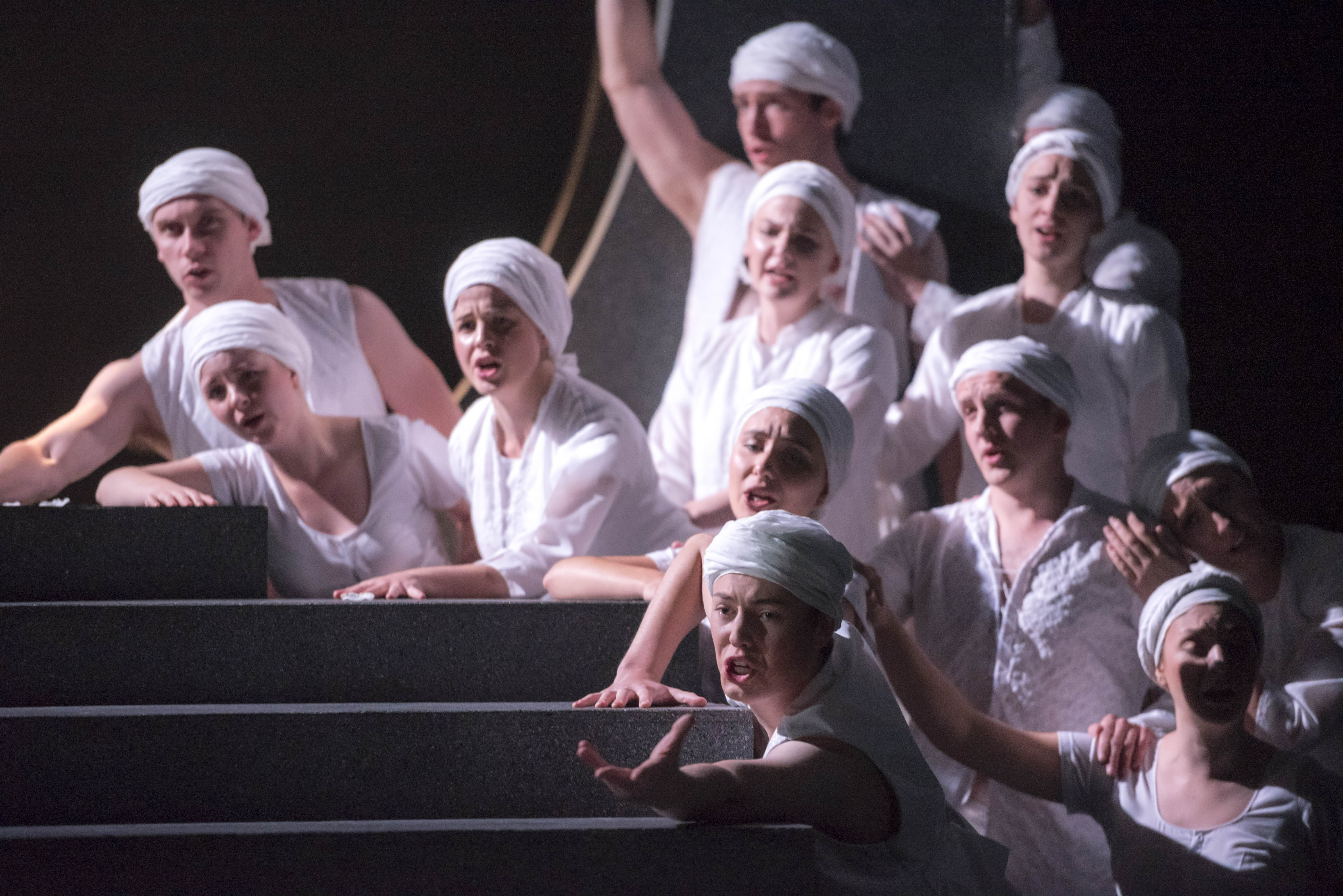 Chorus in Orfeo ed Euridice 2017 (Longborough Festival Opera)